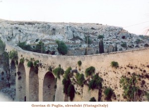 D00_51_Gravina_di_Puglia_acquedotto_VintageItaly